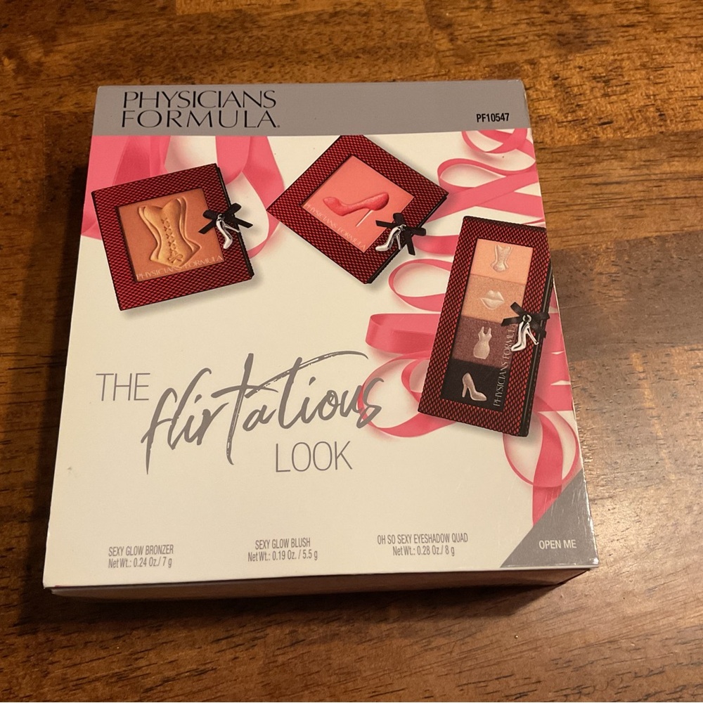 Physicians Formula The Flirtatious Look Set Blush,Eyeshadows and Bronzer